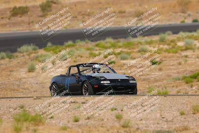 media/Jun-01-2025-CalClub SCCA (Sun) [[eae223c5dd]]/Group 1/Track Event 5/